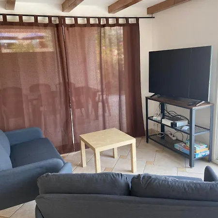 Hébergement de vacances Logement La Cigale Dans Avec Piscine Le Beausset
