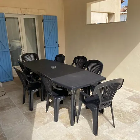 Logement La Cigale Dans Avec Piscine Le Beausset
