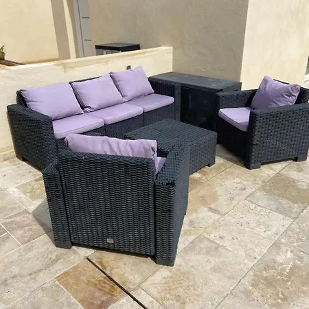 Hébergement de vacances Logement La Cigale Dans Avec Piscine *