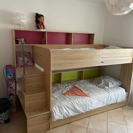 Logement La Cigale Dans Avec Piscine