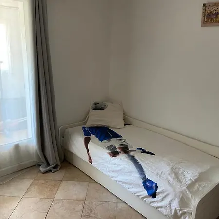 Logement La Cigale Dans Avec Piscine Le Beausset