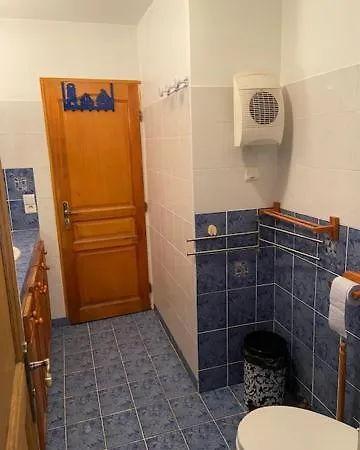Logement La Cigale Dans Avec Piscine Hébergement de vacances